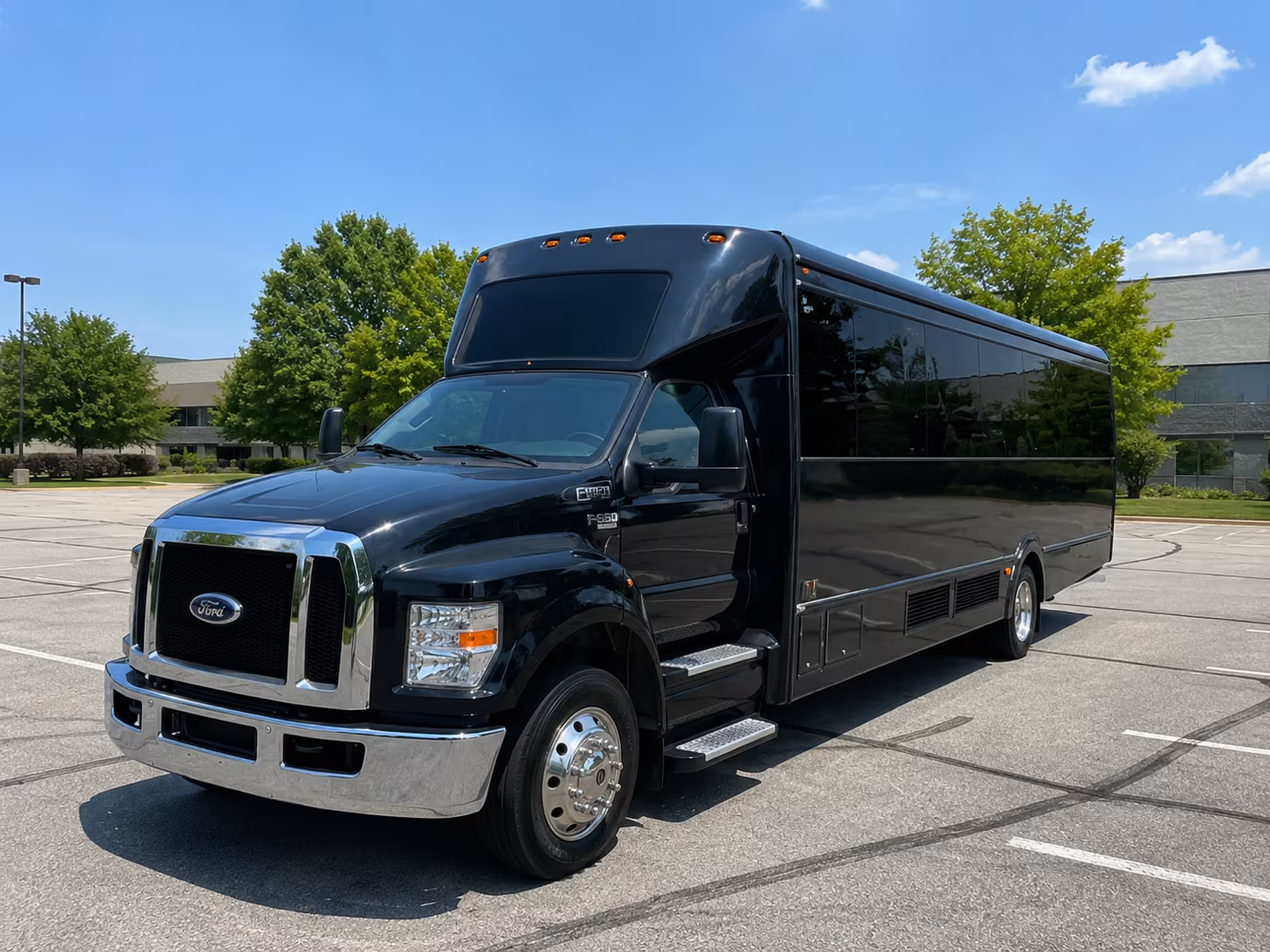 convention shuttle bus loops running the rivers avenue hotel corridor